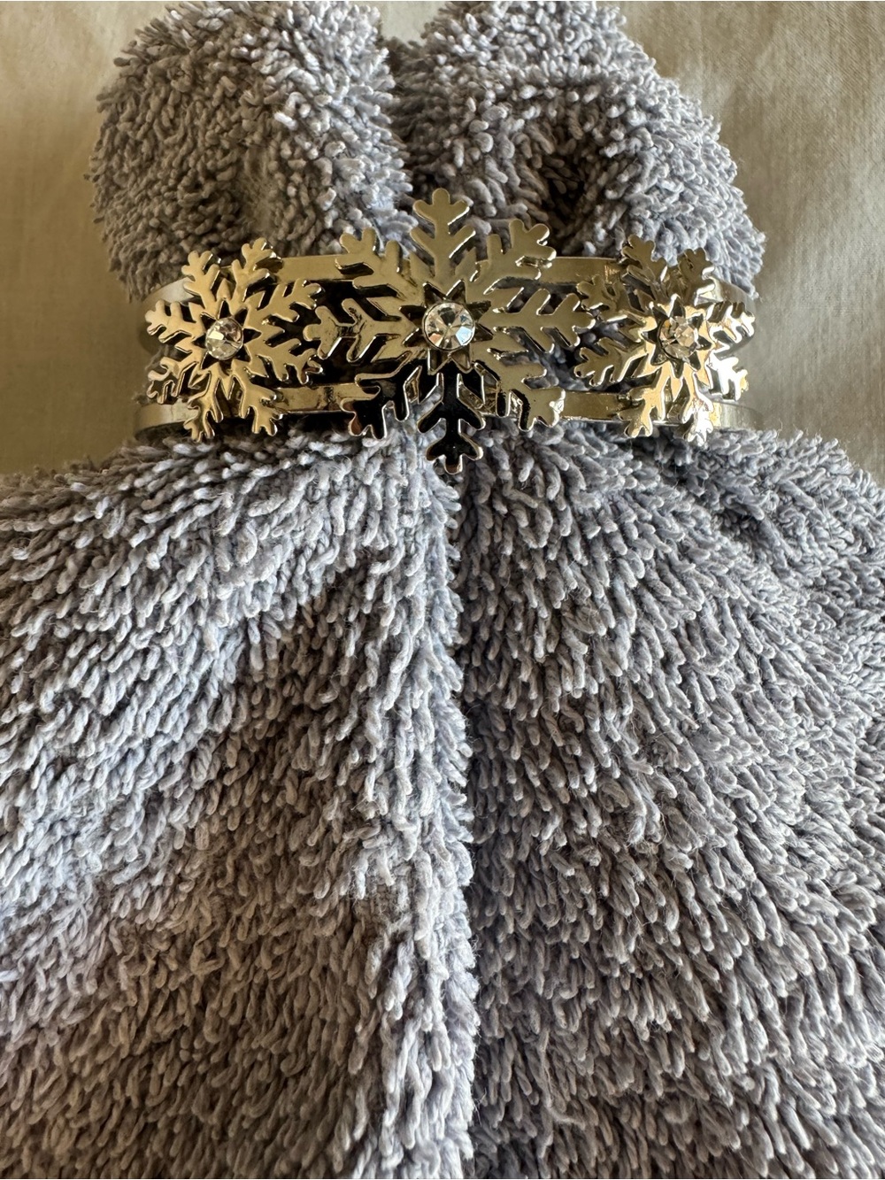 Cookie Lee Silver Tone Snowflake Crystal Bracelet Hinged